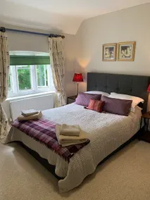 Truffles Cottage In The Cotswolds - Image 4