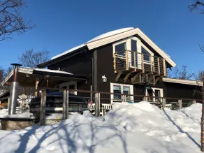Spacious cabin with good standard and access by car. - Image 2