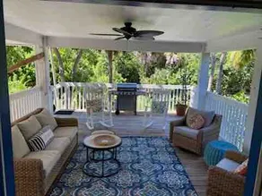 BAREFOOT HIDEAWAY , walk to beach, pool/golf cart - Image 5
