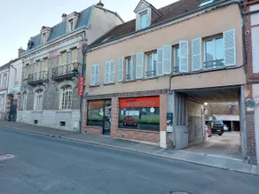 Apartment 2 minutes from train station with free private parking - Image 3