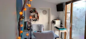 Atypical beachfront micro-house - Image 2