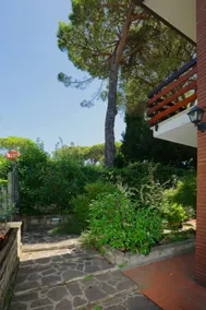semi-detached villa with four bedrooms - Image 2