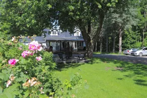 Quiet stay on 76 acres land with pool! - Image 3