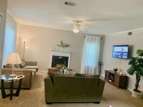 Cozy Condo at the Mall - Image 2