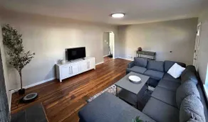 Charming House in Kettering - Image 2