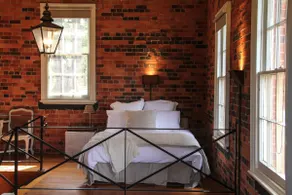 Boutique Retreat in Macedon includes Hot Breakfast - Image 2