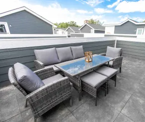Mint to Be Rooftop Deck, Porch - 5 min to Downtown - Image 4