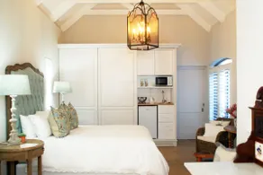 BOUTIQUE ROOM 1 lush luxurious cosy Spoil yourself - Image 5