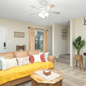 BOHO chic 2b w/suites 4 min f Airport and Hospital - Image 2