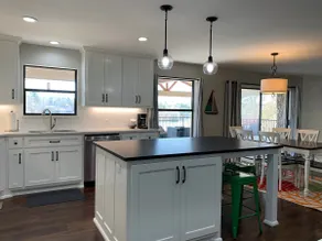 Stunning Hot Springs Getaway on Lake Hamilton - Image 4