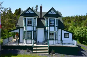 Pelley House Heritage Home (Waterfront Rental) - Image 2