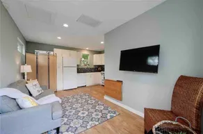 Lovely peaceful home mins. away downtown&Domain - Image 3