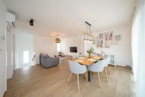 Luxury duplex apartment with a pool and seaview - Image 4