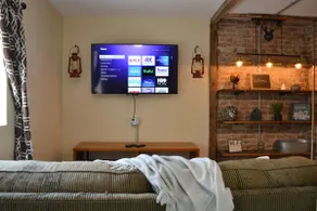 The Red Door Studio Suite of South Troy - Image 2