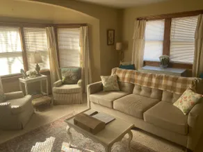 Stoney Heights, a 2 BR Upper Flat Townhouse - Image 2
