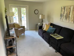 Quaint & Adorable 3 BR Home with park-like yard - Image 5
