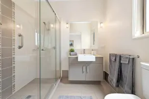 Impeccable Modern 1 Bedroom Apartment ~ Taringa - Image 4