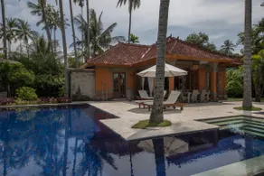 Relax on Waterfront property in Villa Laksmana - Image 2