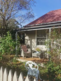 1800’s country cottage | Trentham | pet friendly - Image 3