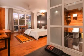 Studio (with fully equipped kitchen, private bath) - Image 5