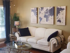 Lovely 2 Bedroom condo with marina view and pool - Image 2
