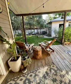 4-bedroom Mid-Century downtown bungalow - Image 4