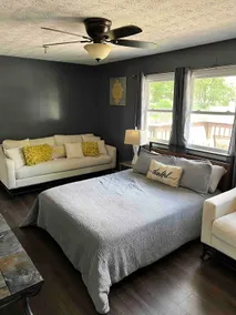 Stay in the heart of Danville - Image 4