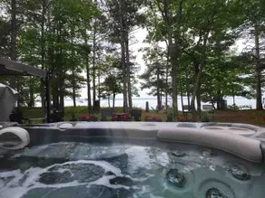 Cozy, classy, private beach house- lrg deck-hottub - Image 5