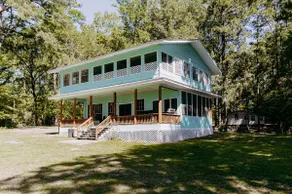 Secluded Lodge Close to Amenities - Image 2