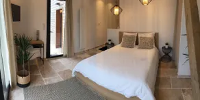 Independent accommodation for 5 - Image 5