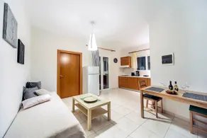 Comfy Brand New Apt 1min Walk from sandy Beach! - Image 3