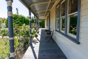 Pound Hill Cottage Miners Rest Ballarat - Image 2