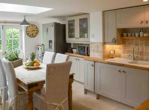 Classic Pretty Cottage,Southrop, Lechlade,Cotswold - Image 2