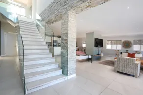 269 on Main Holiday Home - Image 2