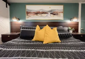 Private King Suite Near Airport *No Cleaning Fee! - Image 5