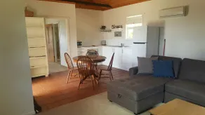 Leighton Stud Cottage - Historic Evandale - Image 3