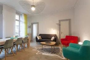 140 m² apartment historic center, parking. - Image 3