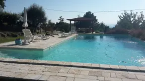 House with garden and private pool - Image 3