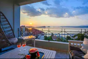 Zoe’s sea view - Image 2