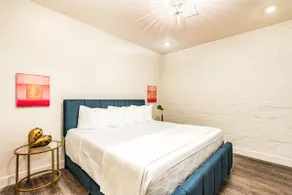 Modern 2BD in CBD | Walk to Bourbon St - Image 4