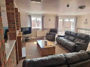Self contained large annexe near Stonehenge - Image 2