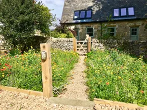 Grooms Cottage - Image 2
