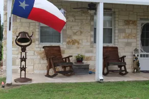 Texas Star Cottage On acreage with private gate - Image 3