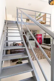 Spacious loft overlooking the sea - Image 5