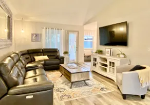 Poppy House, Renovated w/Hot Tub! - Image 4