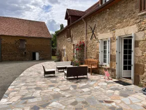 Charming 14-guest home – private pool & barn - Image 5