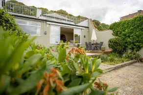 Sea Spray 3 Bed Sea View Retro Cottage Sandgate - Image 3