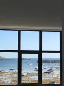 Roscoff 3-Room Apartment with Incredible Sea View - Image 4