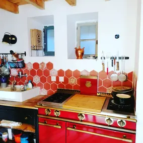 Family home at the center of all activities - Image 2
