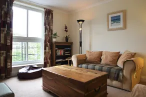Sunny large 2 storey flat with views & car parking - Image 2